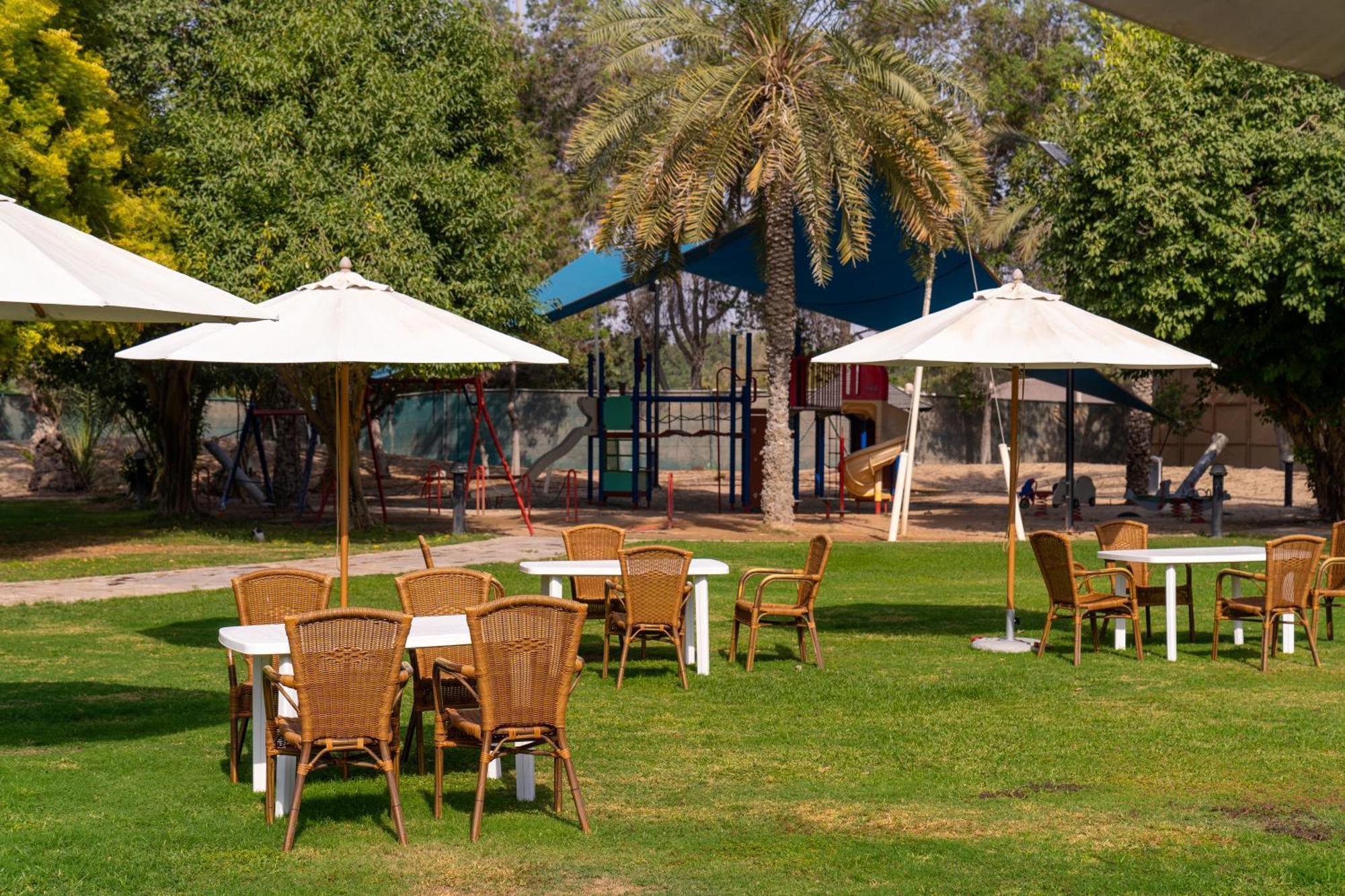 Estay Hotel Dubai Exterior photo